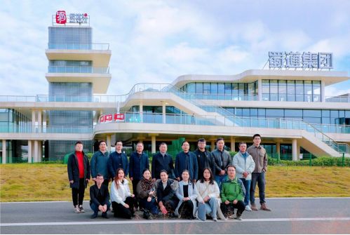 蜀道集团开展“宪法宣传周”主题运动，，，，，，，为高质量生长筑牢法治基本1160.jpg