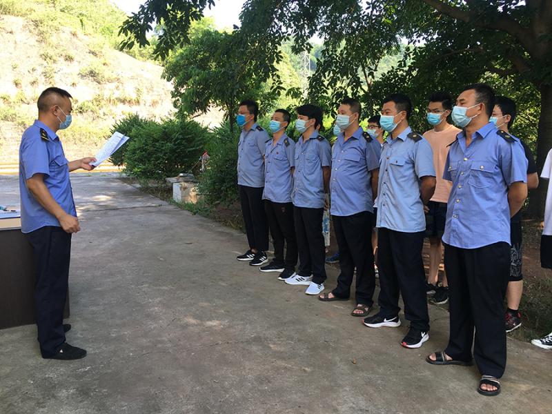 1628130207843007.jpg 泸州铁路公司方山站利用交接班会传达防疫工作要求.jpg